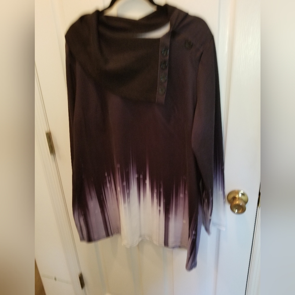 Gradient Black and White Women's Top